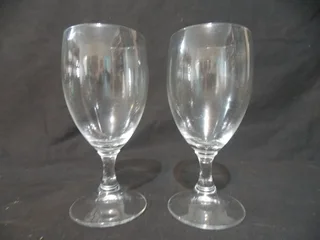 Beautiful Set of Six White Wine Glasses