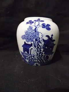 Stunning Porcelain Jar from Mason&#96;s England