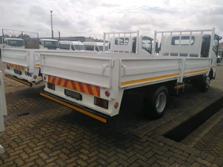 Isuzu NPR 400