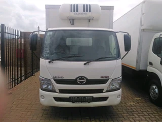 Hino 300 Transfrig Automatic
