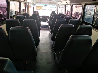 Isuzu NQR 500 Bus 35 Seats