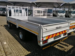 Isuzu NPR 400