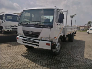 Nissan UD 80