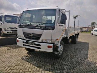 Nissan UD 80