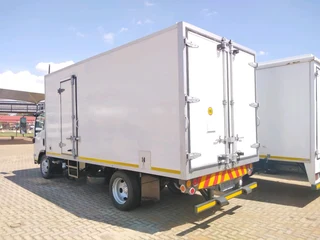 Isuzu NPR AMT Fridge
