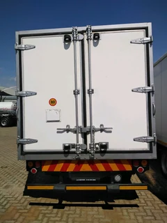 Isuzu NPR AMT Fridge