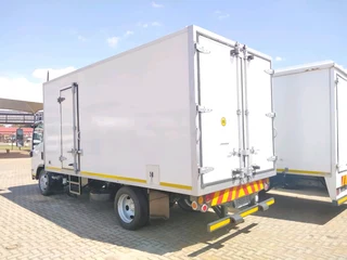 Isuzu NPR AMT Fridge