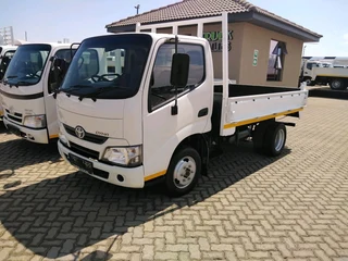Toyota Dyna 4-093 Tipper