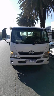 Hino 300 915 5tone long wheel base