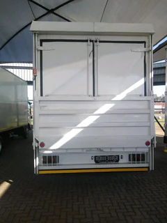 Isuzu FRR 500 Container