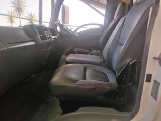 Isuzu FRR 500 Container