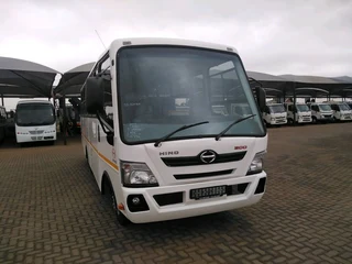 Hino 300 Bus 35 Seaters