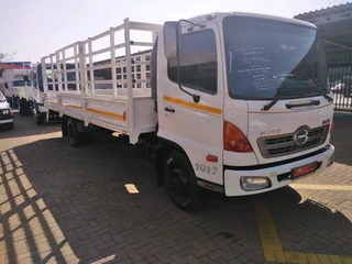 Hino 500 1017 6tone Cattle Rails