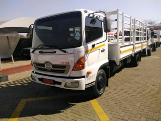 Hino 500 1017 6tone Cattle Rails