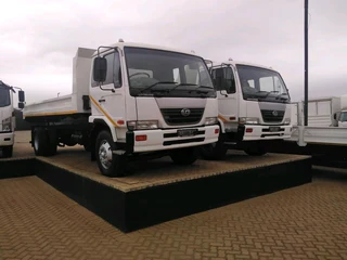 Nissan UD 80 Tipper 6Cuper