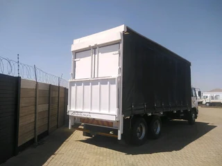 Nissan UD 100 Curtains Side double axle 14 tone