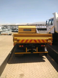 Toyota 6 Cupper Tipper