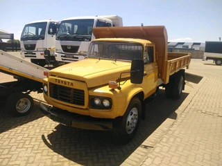 Toyota 6 Cupper Tipper