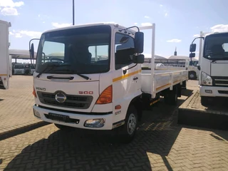 Hino 500 1017