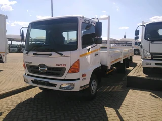 Hino 500 1017
