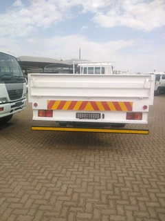 Nissan UD 80 Drop Side