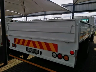 Nissan UD 80 DropSide