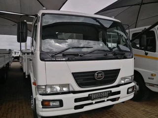 Nissan UD 80 DropSide