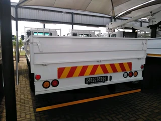 Nissan UD 80 DropSide