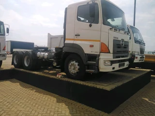 Hino 700  Horse