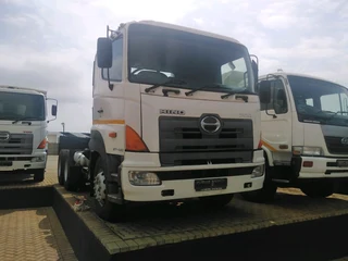 Hino 700  Horse