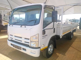 Isuzu NPR 400