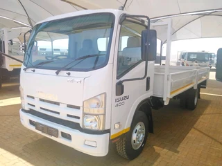 Isuzu NPR 400