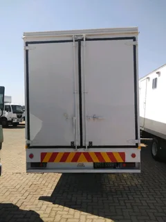 Fuso Canter Container Box