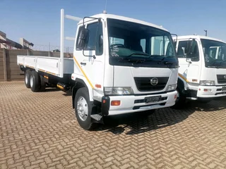 Nissan UD 90 double axle