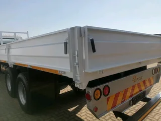 Nissan UD 90 double axle