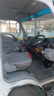 Hino 814 Auto 4 tone Volume Bin