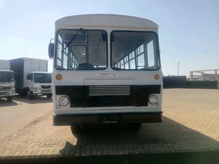 Isuzu Bus 44 Seaters