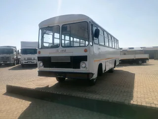 Isuzu Bus 44 Seaters