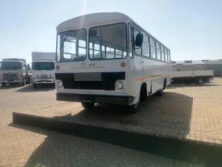 Isuzu Bus 44 Seaters