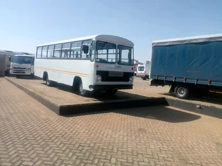 Isuzu Bus 44 Seaters