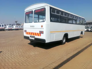 Isuzu Bus 44 Seaters