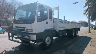 Isuzu FTM 12 tone Tag axle