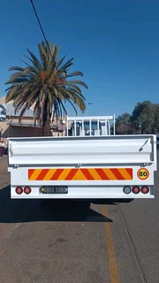 Isuzu FTM 12 tone Tag axle