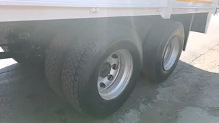 Isuzu FTM 12 tone Tag axle