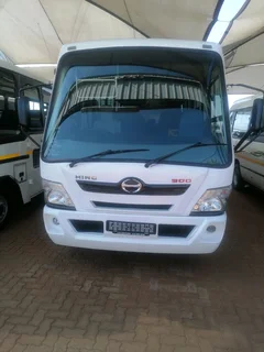 Hino 300 Bus 35 seaters