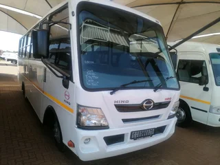 Hino 300 Bus 35 seaters