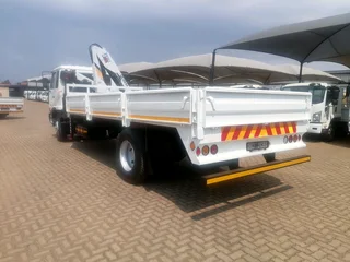 Nissan UD 80 with Crane