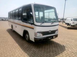 Hino 300 Bus 35 seaters