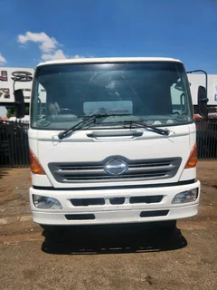 Hino 28418 6 Cupper Tipper