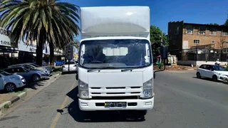 Isuzu NPR 400 Tailift